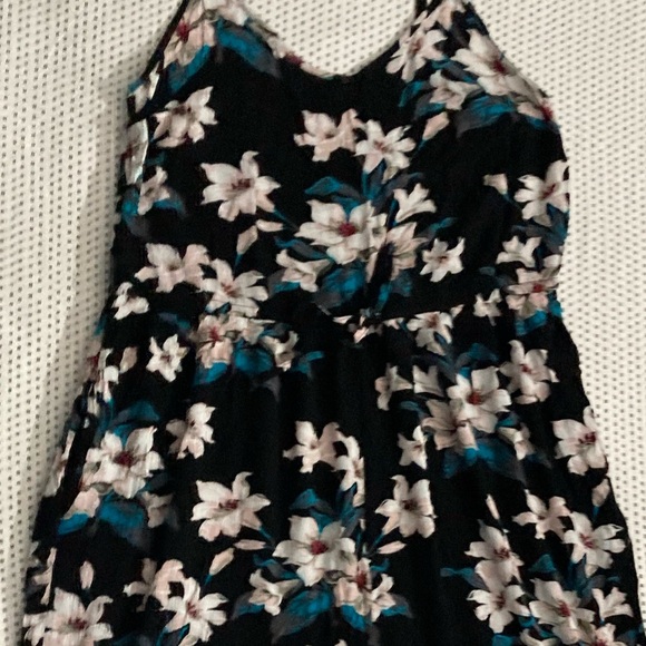 🦋AÉROPOSTALE   Floral V-Neck Jumpsuit Size : Small - Picture 2 of 16